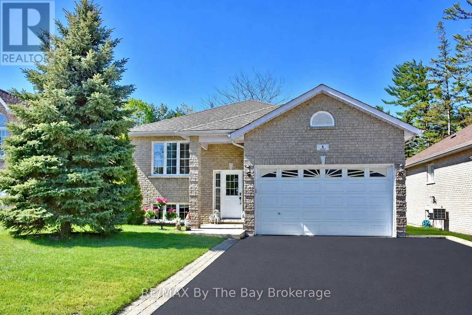 4 Anthony Street, Wasaga Beach